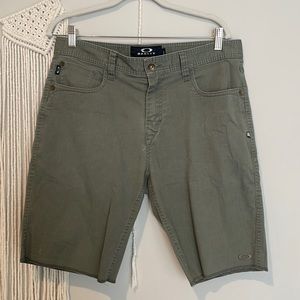 Light green Oakley shorts! ✨